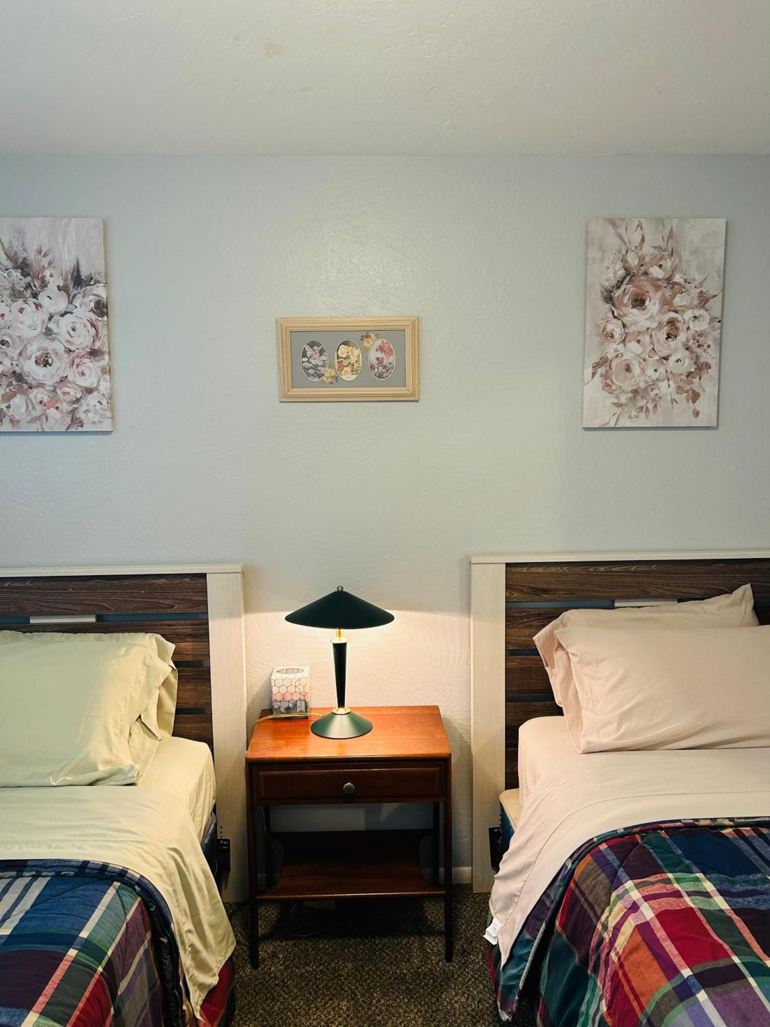 Emerald City 3 Bedroom 1 Bath Home ยูจีน ภายนอก รูปภาพ