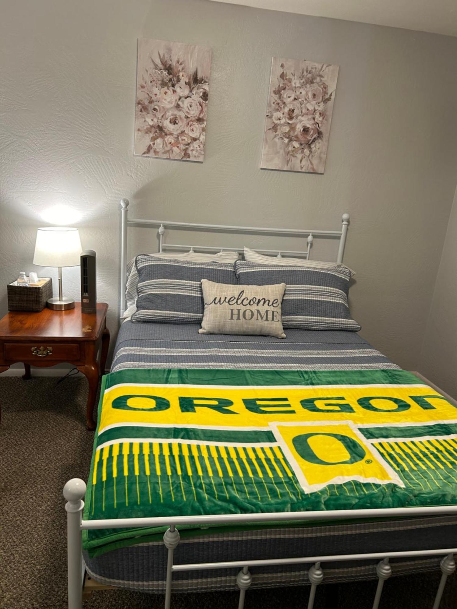 Emerald City 3 Bedroom 1 Bath Home ยูจีน ภายนอก รูปภาพ